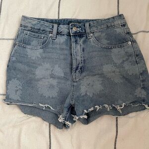 Wild Fable High Rise Distressed Floral Jean Shorts for Women Size 4